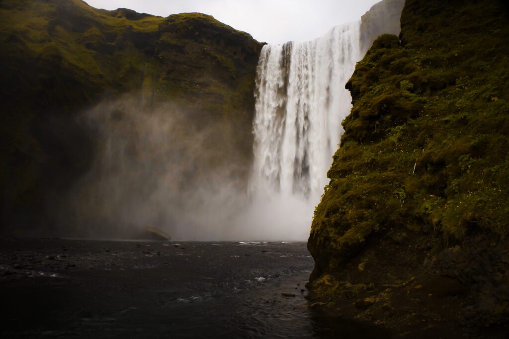 Islandia zdjęcia Skógafoss – kaskada na rzece Skógá, południowa Islandia